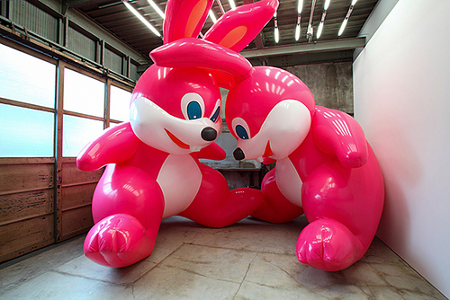 Blow Up: Inflatable Contemporary Art