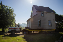 SiTE:LAB prepares to move the house for Julie Schenkelberg’s project.